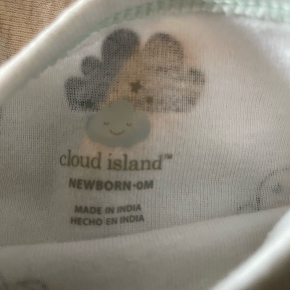 4 Cloud Island Newborn Onesies - Picture 7 of 9
